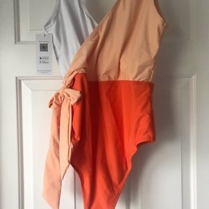 Cupshe NWT Size Large “cheeky” wrap bathing suit